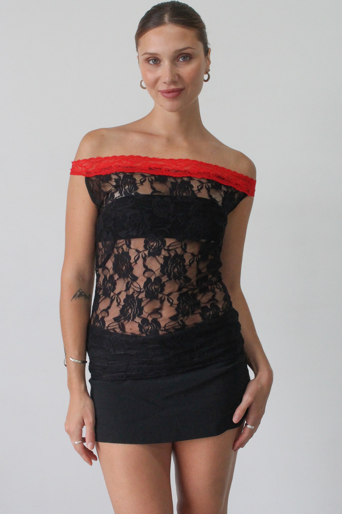 90s black and red lace tank - SZ M