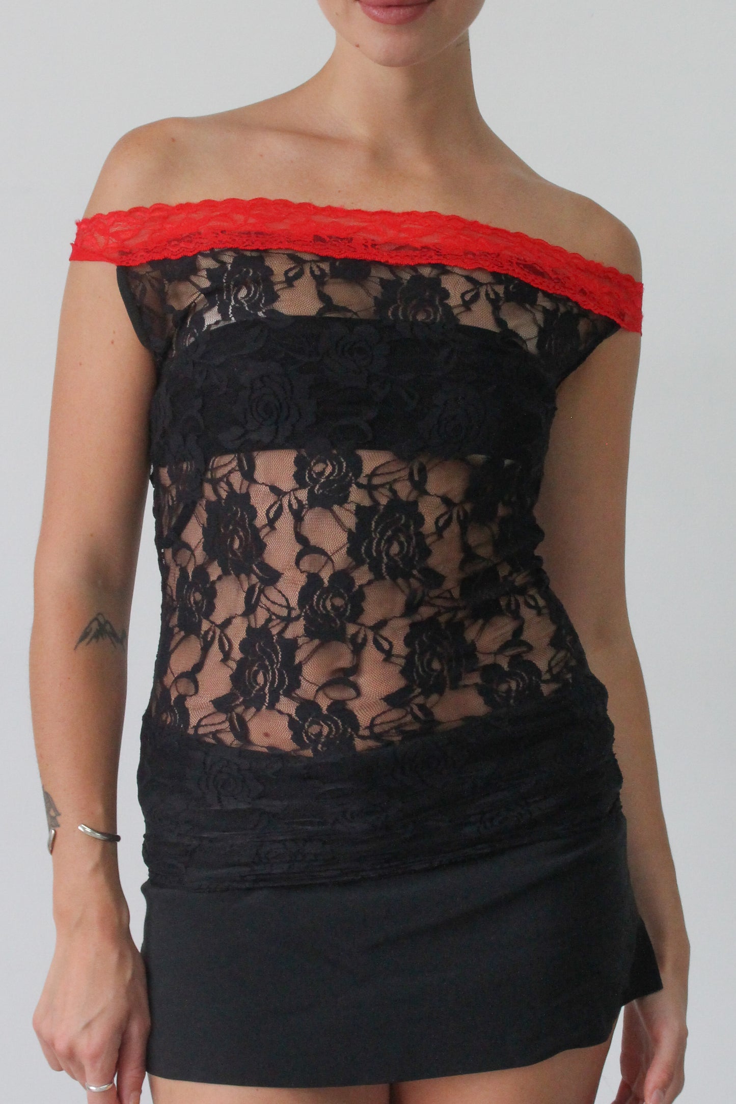 90s black and red lace tank - SZ M