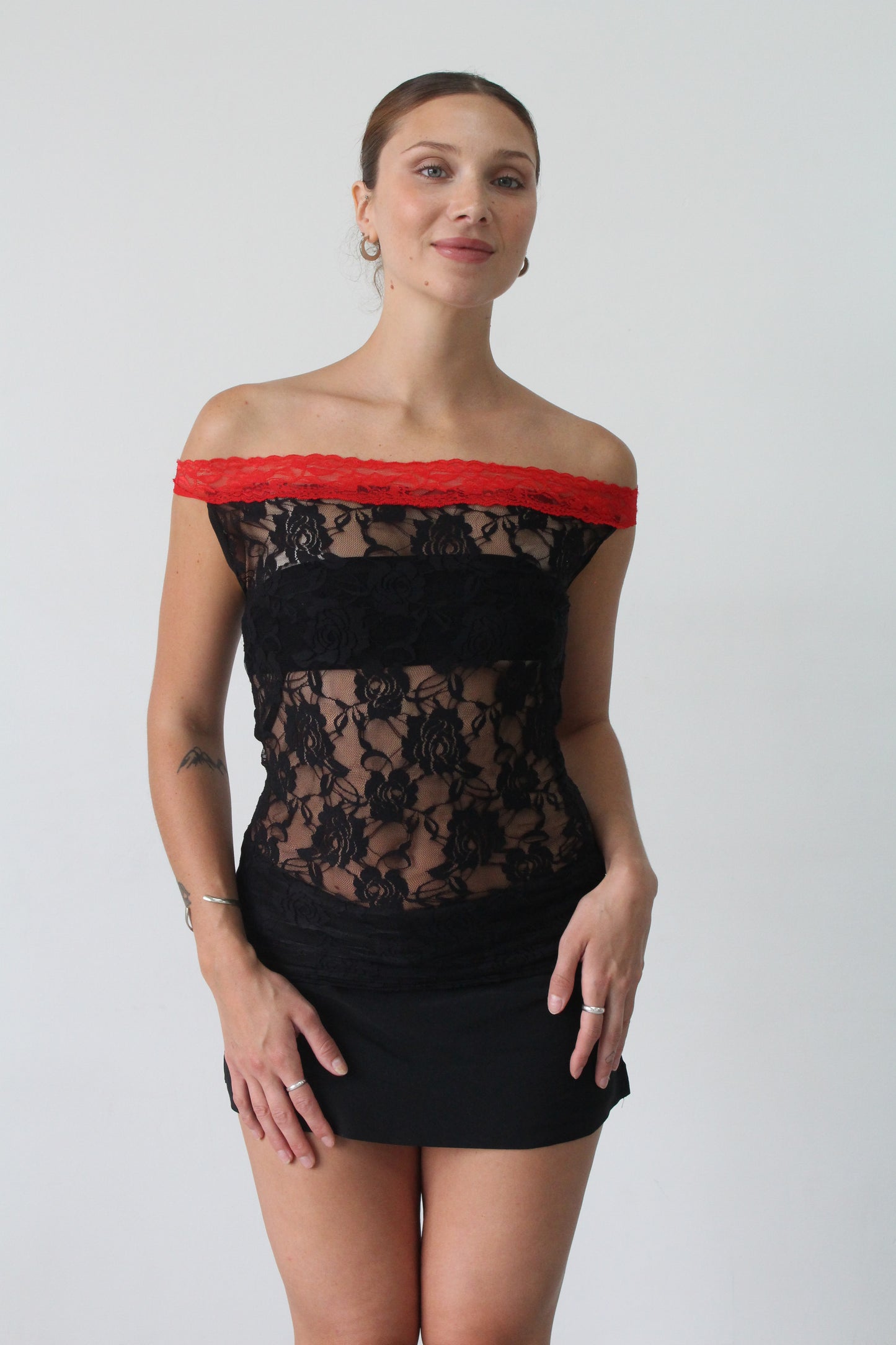 90s black and red lace tank - SZ M