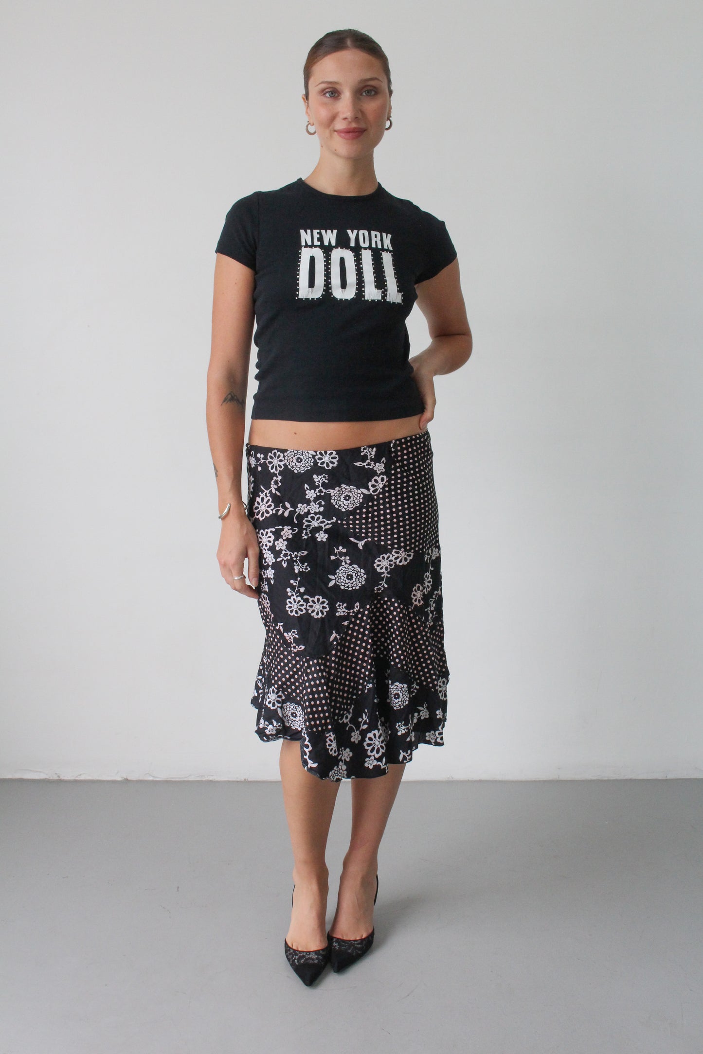 90s asymmetric white & black floral midi skirt - SZ S/M