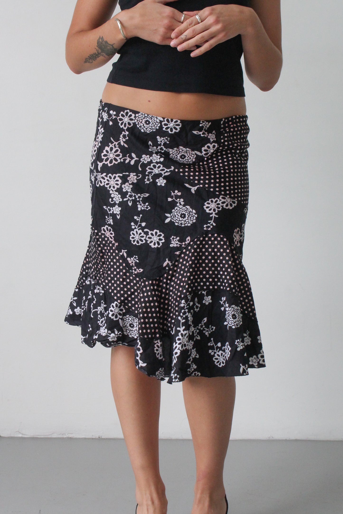 90s asymmetric white & black floral midi skirt - SZ S/M