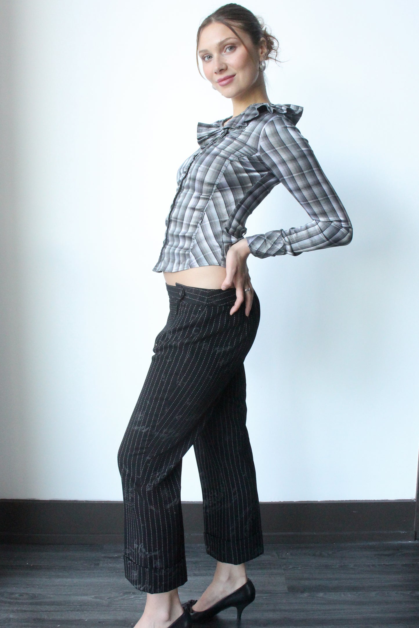 pinstripe news print capri pants - SZ S/M