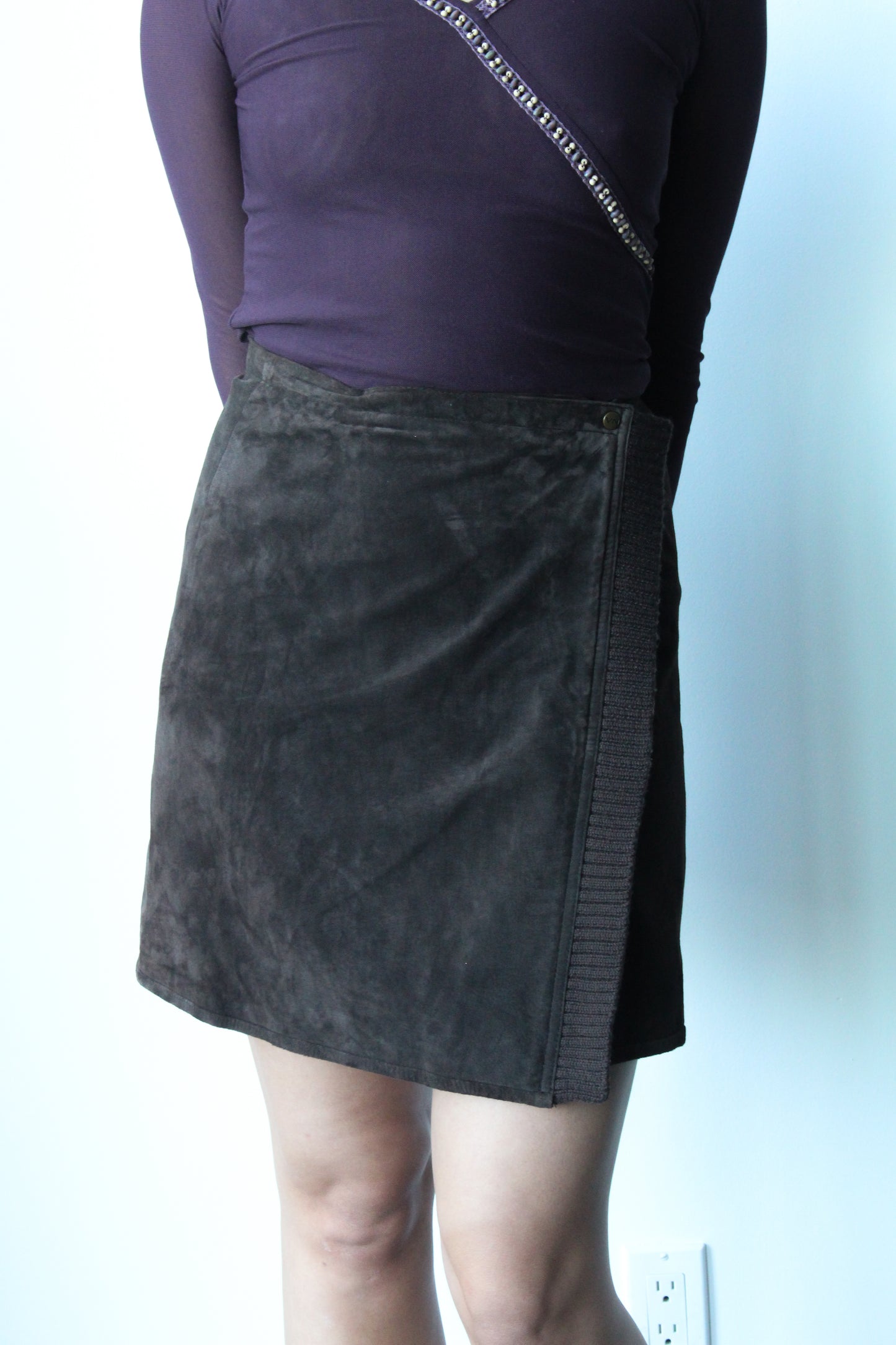 brown suede wrap mini skirt - SZ XS/S