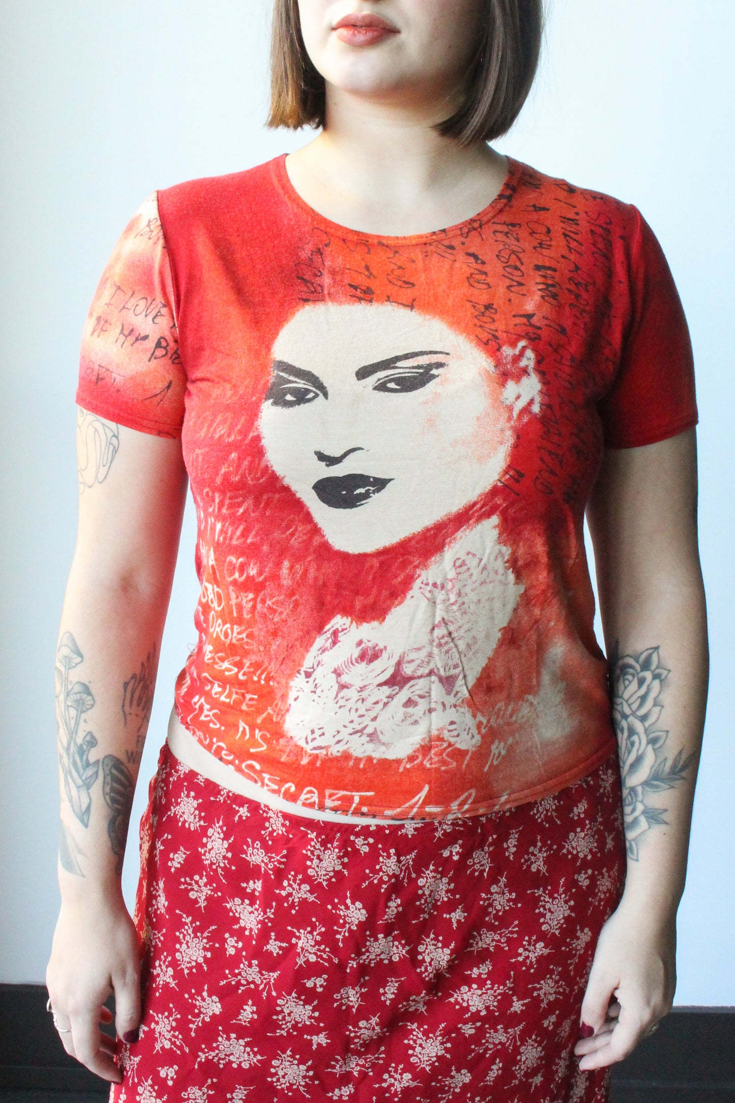 orange & red portrait graphic baby tee - SZ XL