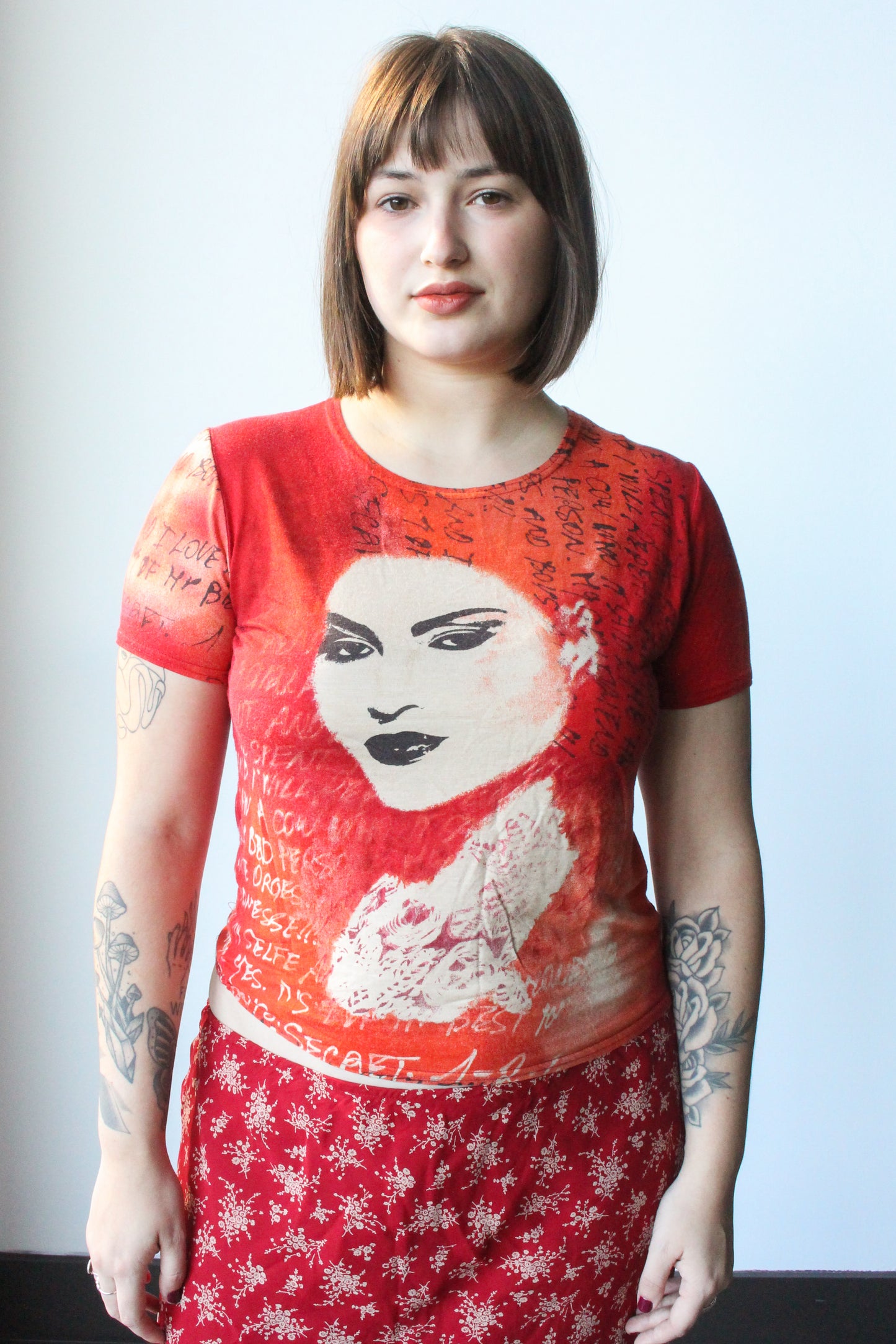 orange & red portrait graphic baby tee - SZ XL