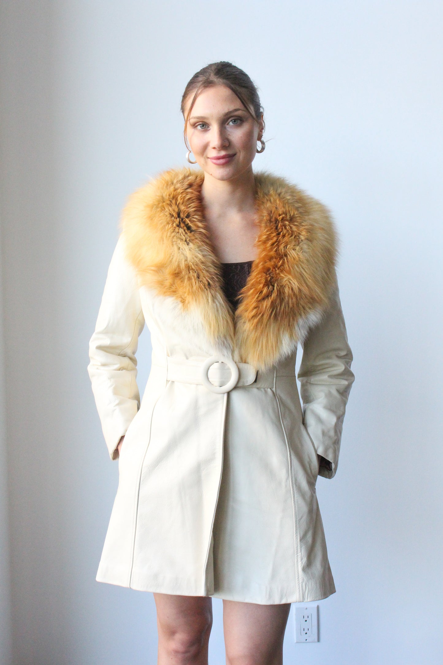 ivory leather jacket with fur collar - SZ S