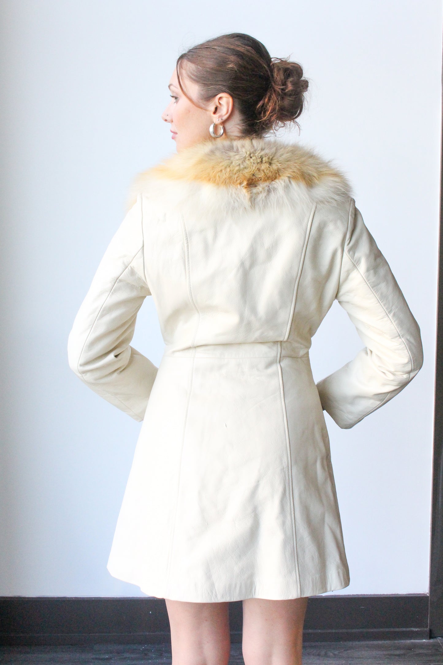 ivory leather jacket with fur collar - SZ S